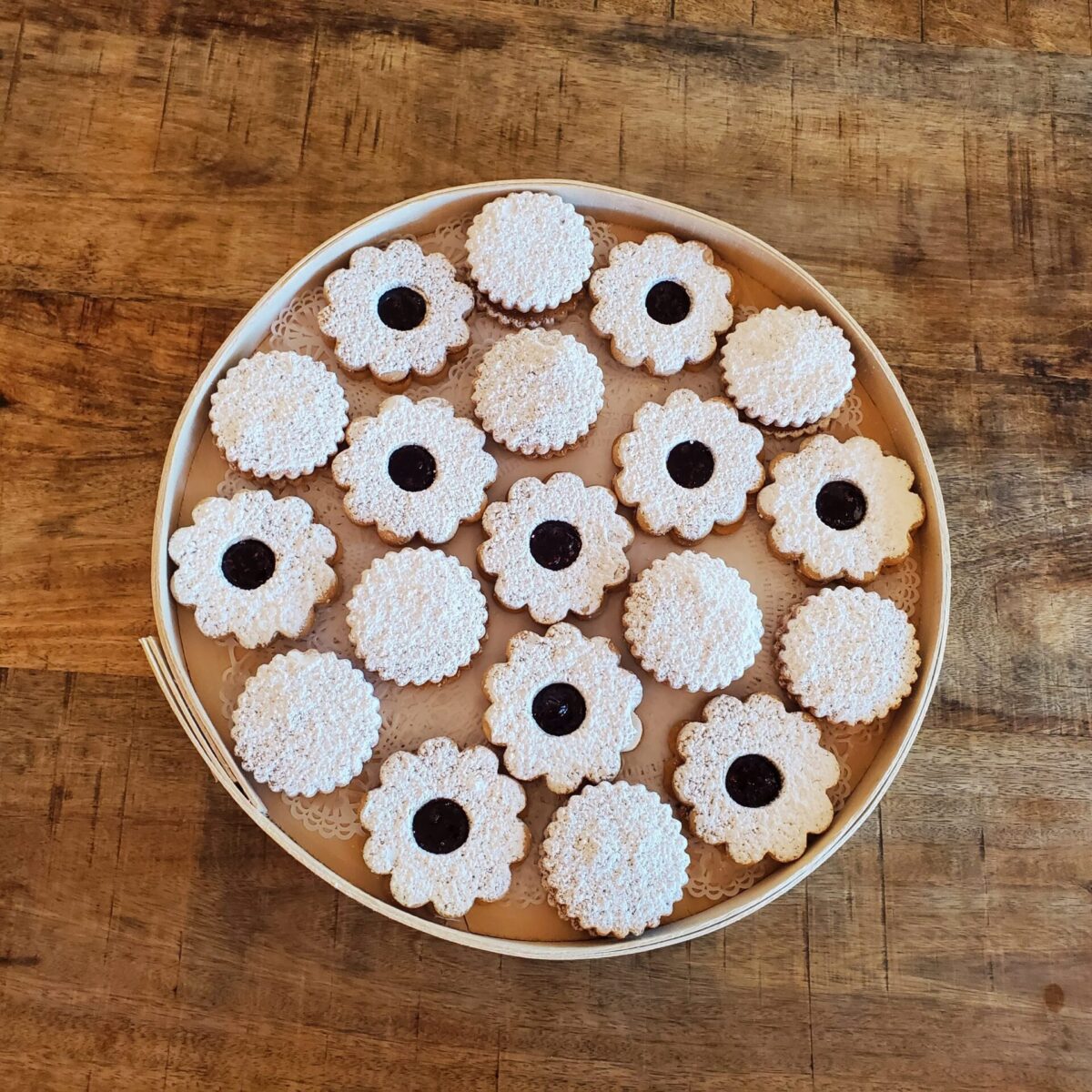 LINZER & ALFAJORES COOKIES TRAY