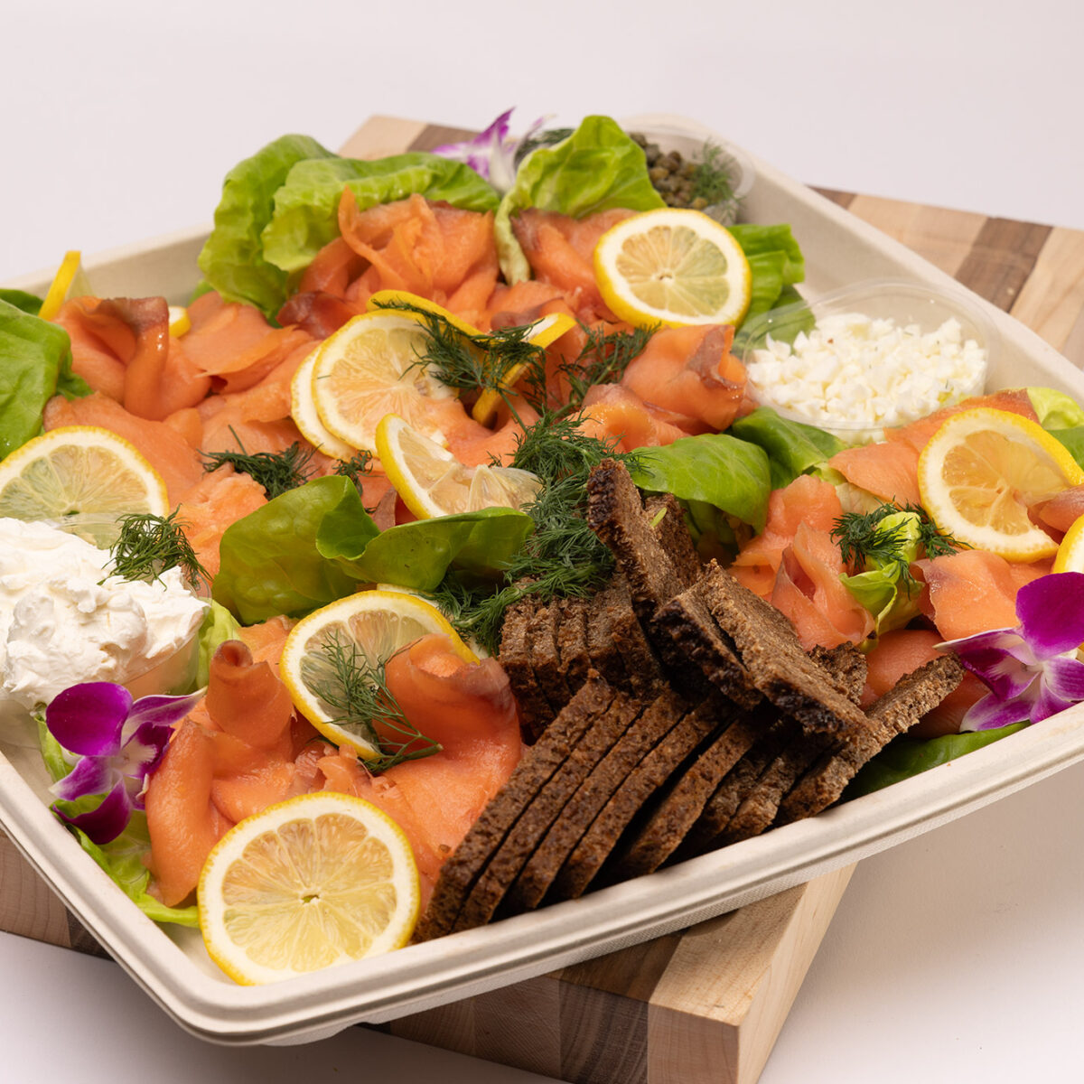 SMOKED SALMON PLATTER