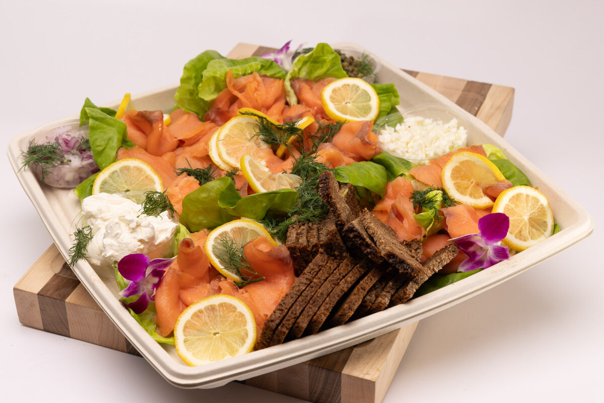 SMOKED SALMON & SALMON ROE TRAY