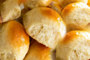 DINNER ROLLS