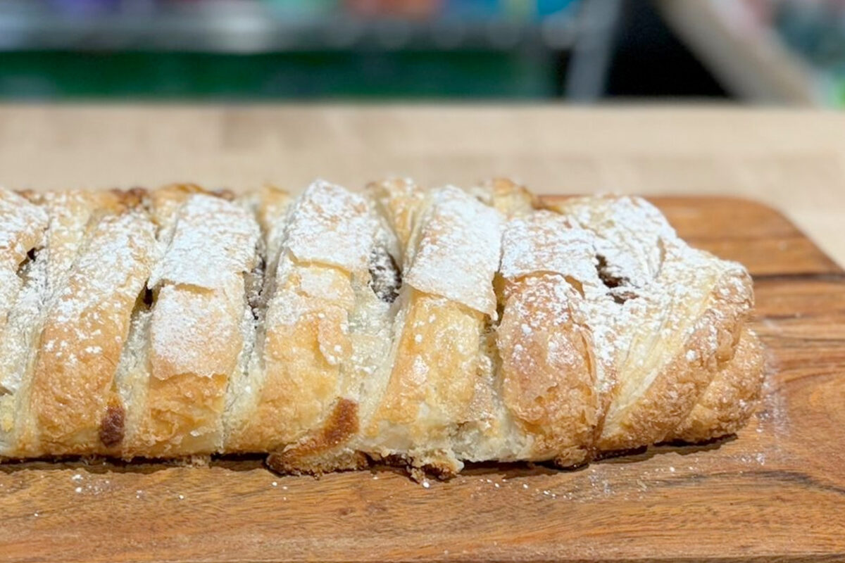 APPLE STRUDEL