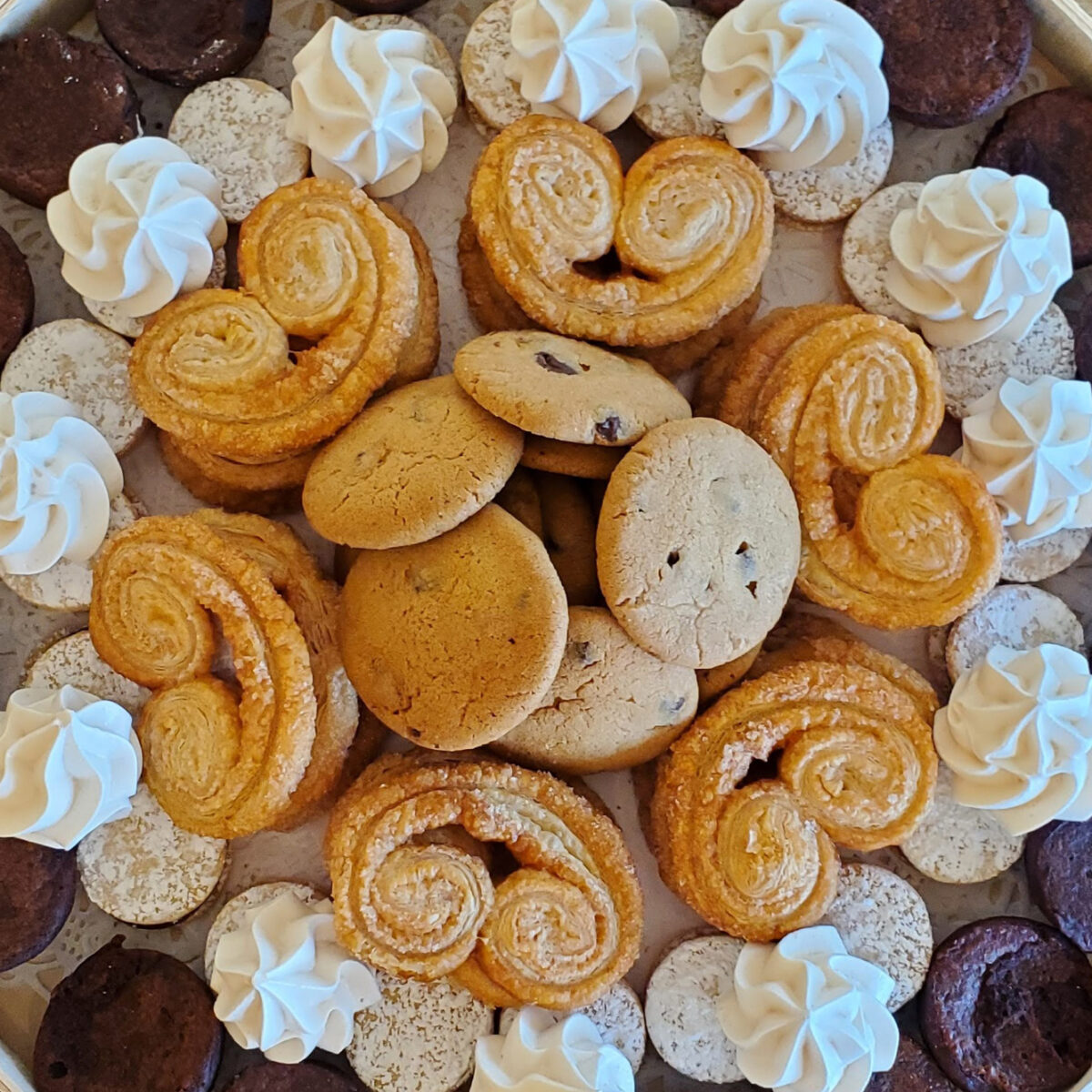 MINI ASSORTED DESSERT TRAY