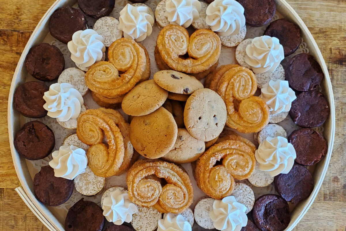 MINI ASSORTED DESSERT TRAY