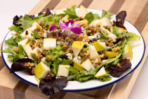 MIXED GREENS, PEAR & BLUE CHEESE SALAD