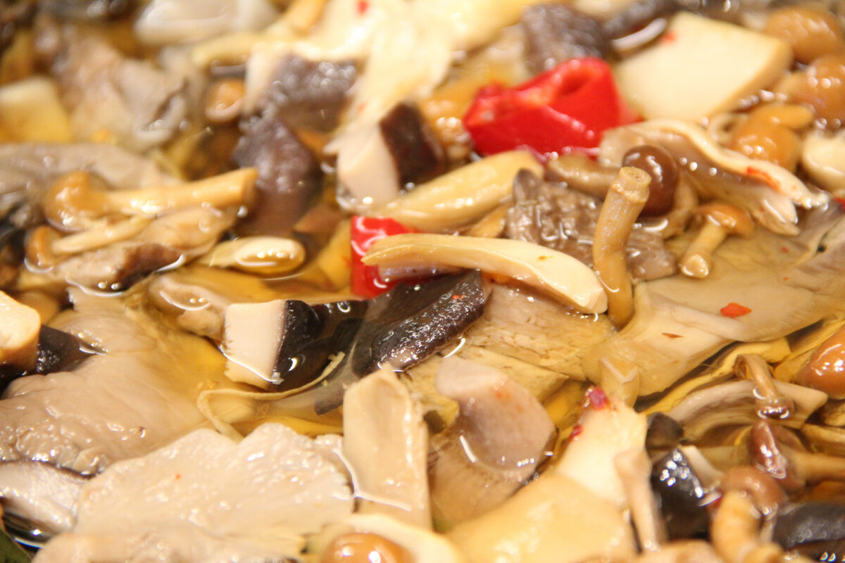 ITALIAN MARINATED MUSHROOMS